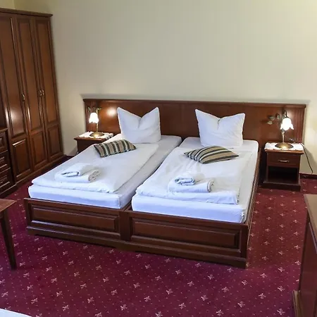 Rosenthal 4* Ruzindol